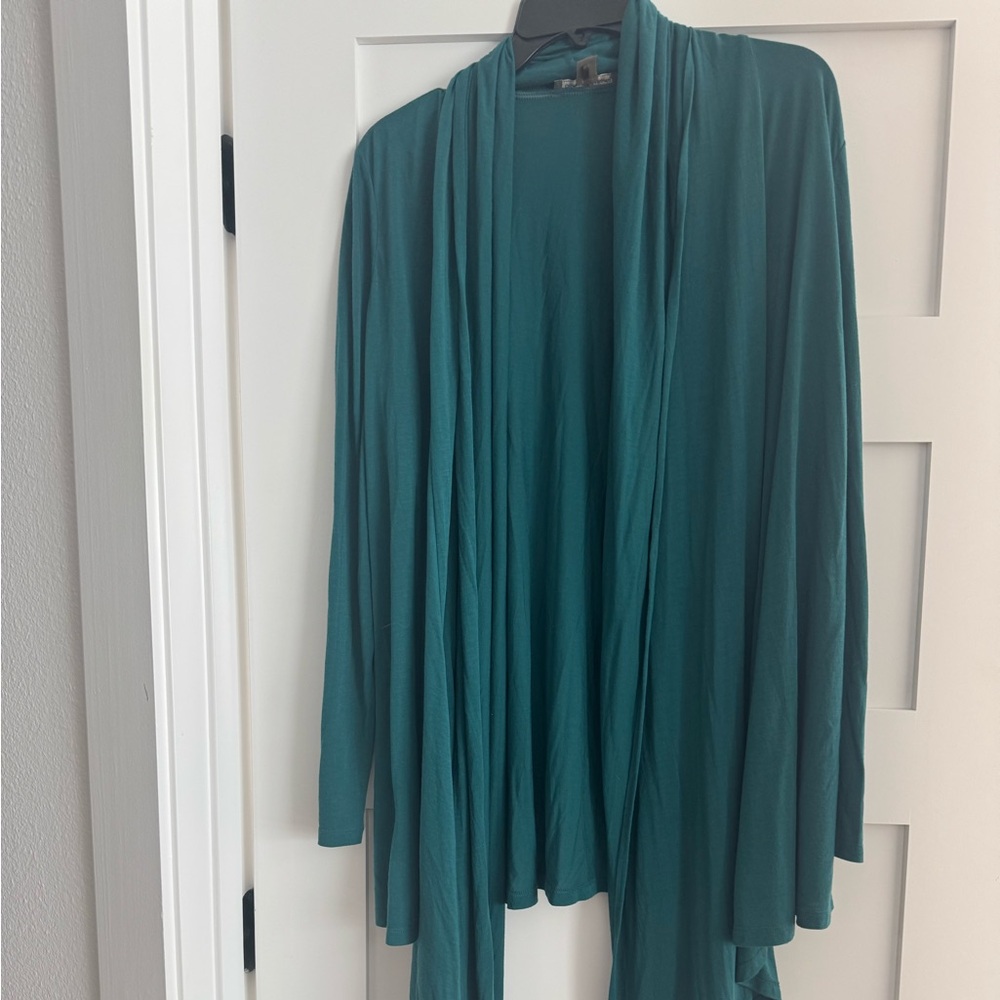 Women’s open long cardigan. Teal green Tommy Bahama. Size Large